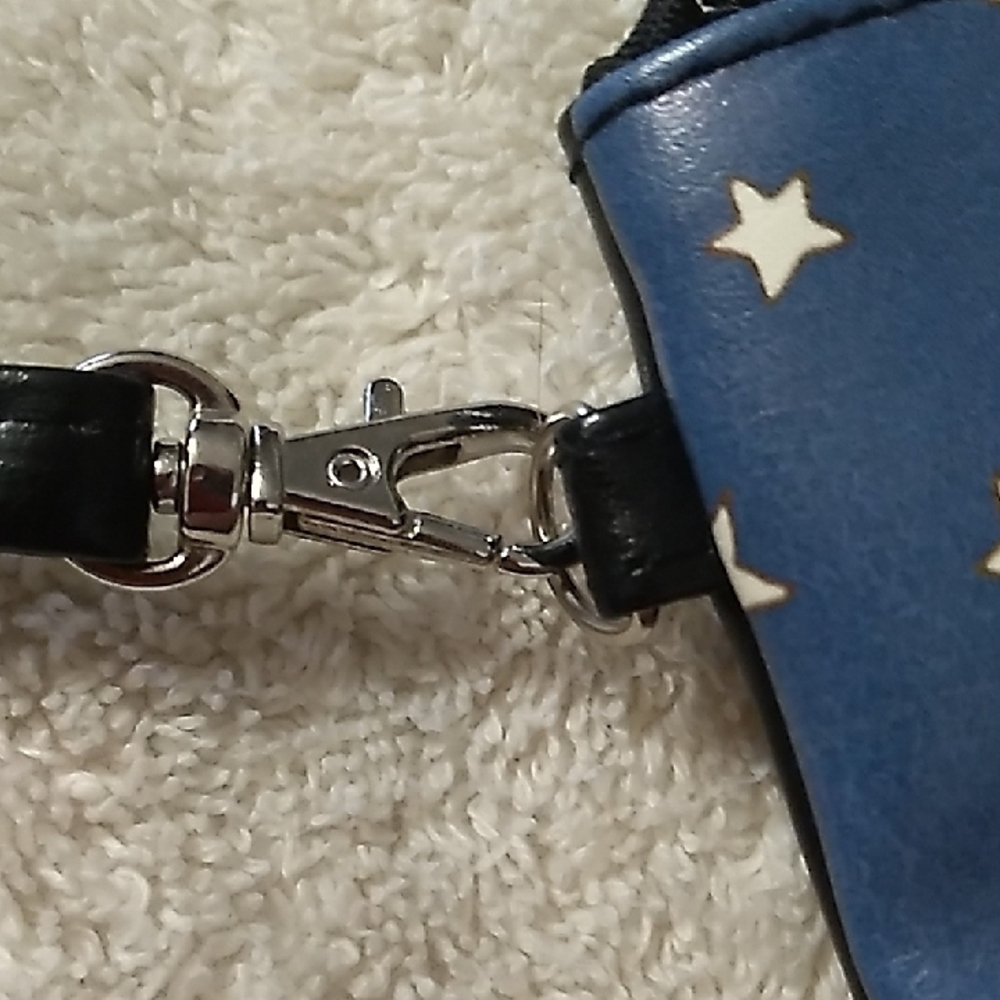 DC Comics Wonder Woman Red White Blue Wristlet Pouch - Picture 6 of 6